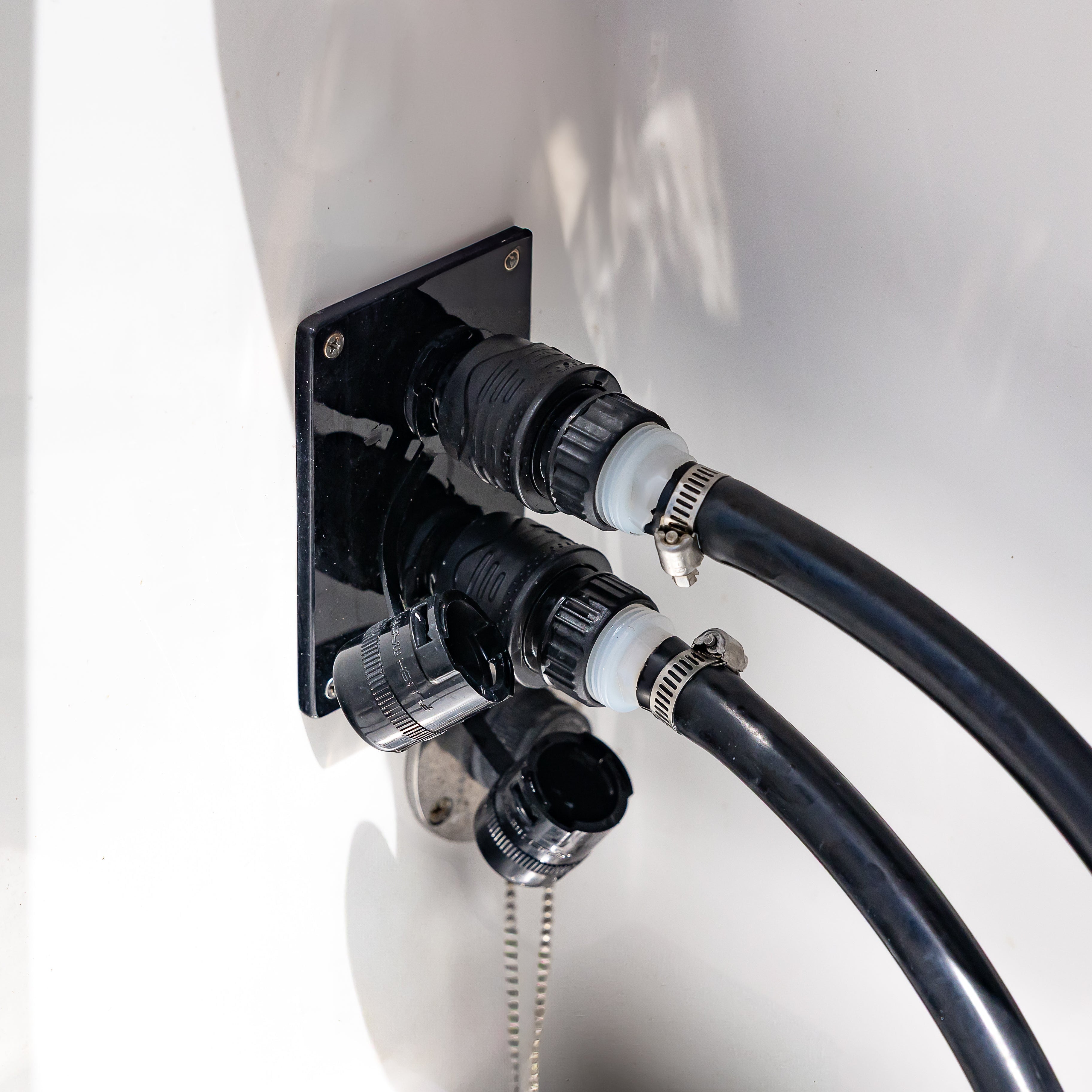 dual flush port reroute with flush hoses connected